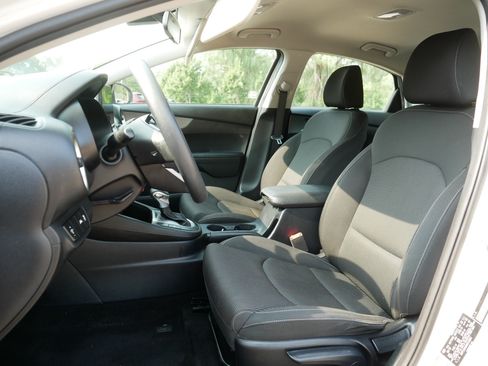 Used 2019 Kia Forte LXS FWD image 34