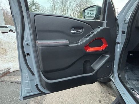 Used 2023 Nissan Frontier PRO-4X w/ Pro Convenience Package image 9