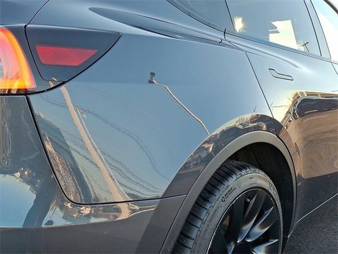 Used 2023 Tesla Model Y Long Range image 8