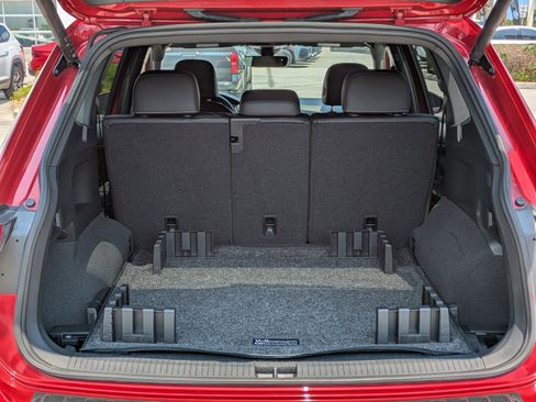 Certified 2024 Volkswagen Tiguan SEL R-Line image 13