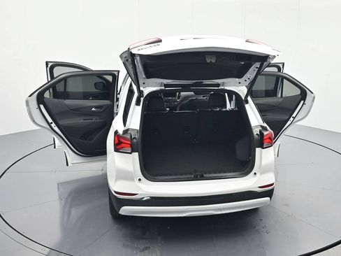 Used 2022 Chevrolet Equinox RS w/ Infotainment Package FWD image 46