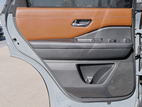 Used 2022 Nissan Pathfinder Platinum w/ Cargo Package image 30