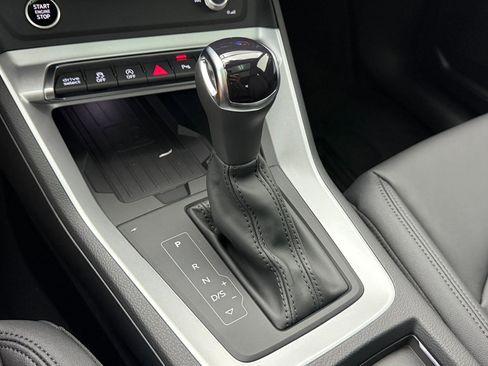 Used 2025 Audi Q3 2.0T Premium w/ Convenience Package image 19