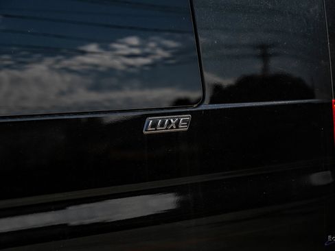 Used 2024 Mercedes-Benz Sprinter 3500 image 28