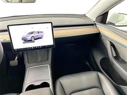 Used 2023 Tesla Model Y Long Range image 23