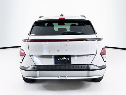 Used 2024 Hyundai Kona SEL FWD image 7