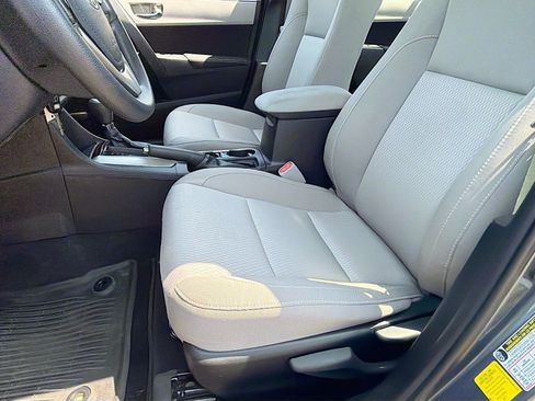Used 2014 Toyota Corolla LE FWD image 31
