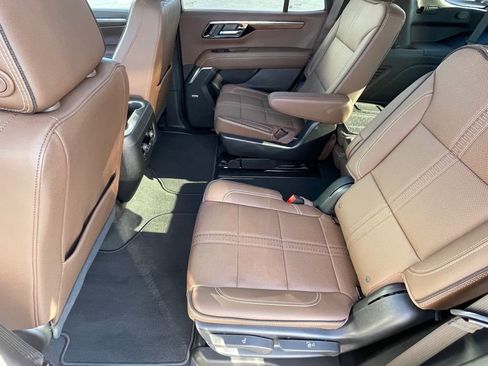 Used 2025 Chevrolet Tahoe High Country w/ LPO, Illumination Package image 24