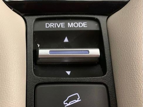 Certified 2026 Honda HR-V LX image 28