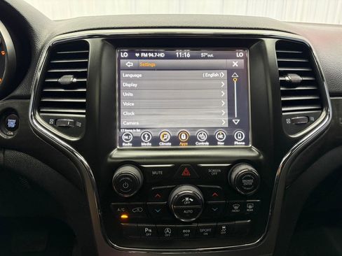 Used 2018 Jeep Grand Cherokee Altitude AWD/4WD image 32