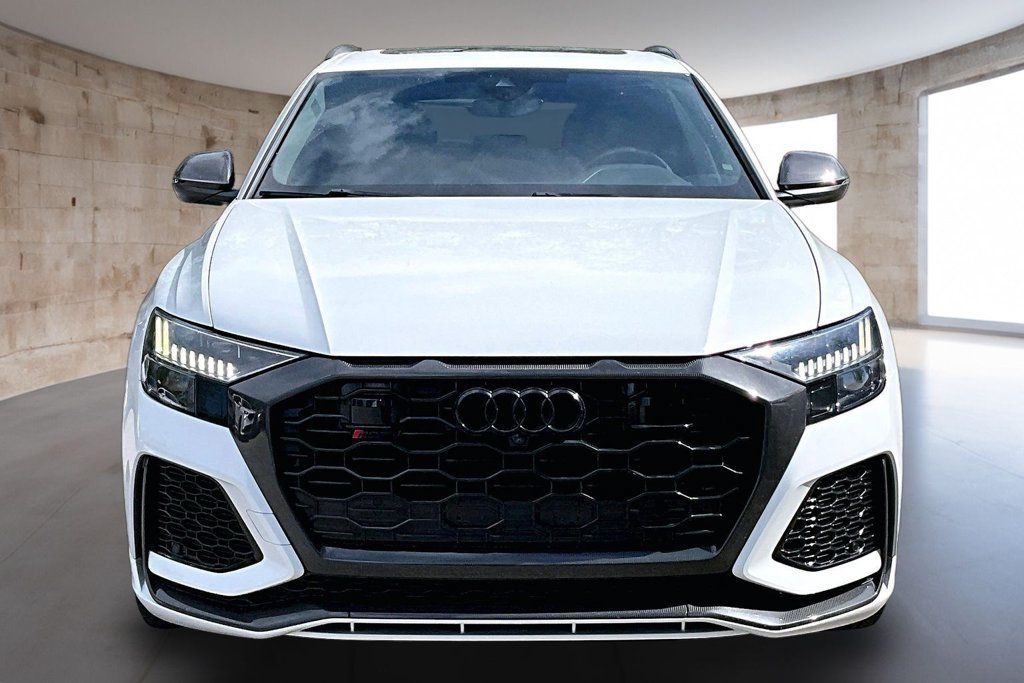 Used 2023 Audi RS Q8 AWD/4WD image 4