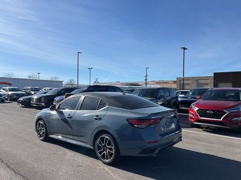 Used 2024 Nissan Sentra SR w/ SR Premium Package image 7