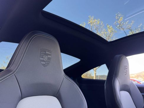 Used 2023 Porsche 911 Carrera 4S image 15
