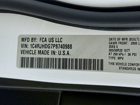 Used 2023 Jeep Grand Cherokee Overland AWD/4WD image 39