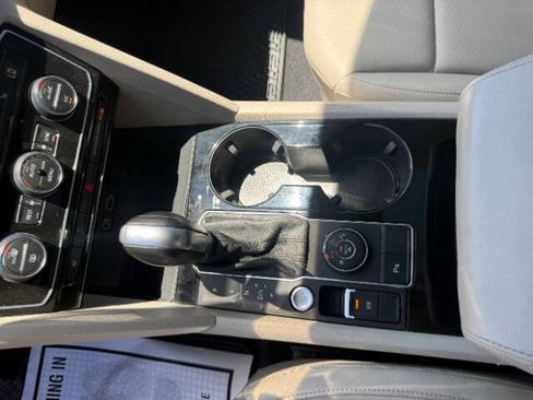 Used 2019 Volkswagen Atlas SEL AWD/4WD image 16