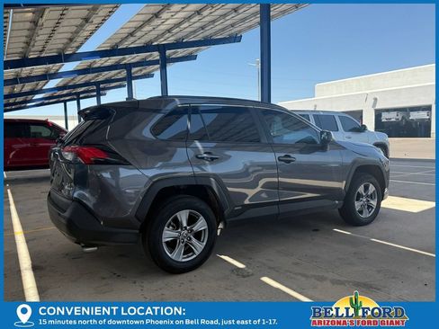 Used 2022 Toyota RAV4 LE AWD/4WD image 3