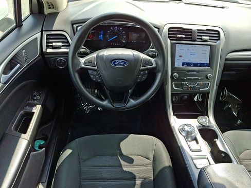 Used 2020 Ford Fusion SE FWD image 11