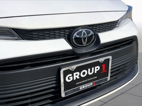 Used 2023 Toyota Corolla LE FWD image 29