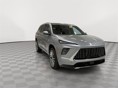 Certified 2025 Buick Enclave Avenir w/ Super Cruise Package image 13