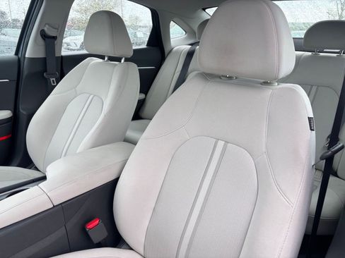 Used 2025 Hyundai Sonata SEL FWD image 35