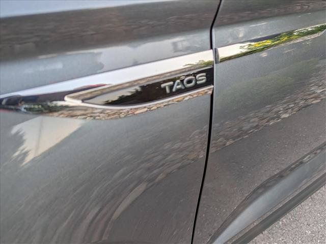 Certified 2023 Volkswagen Taos SE w/ Panoramic Sunroof Package FWD image 9