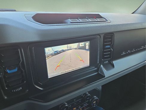 Used 2021 Ford Bronco Black Diamond image 17