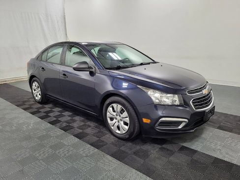 Used 2015 Chevrolet Cruze LS FWD image 11