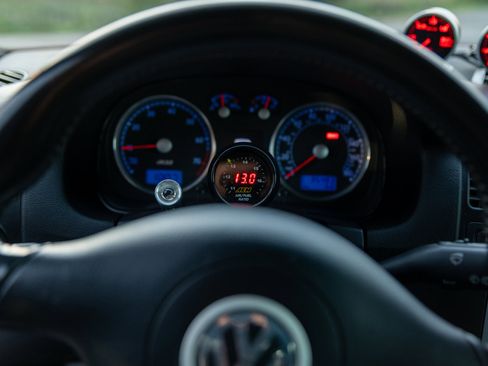 Used 2004 Volkswagen R32 image 24