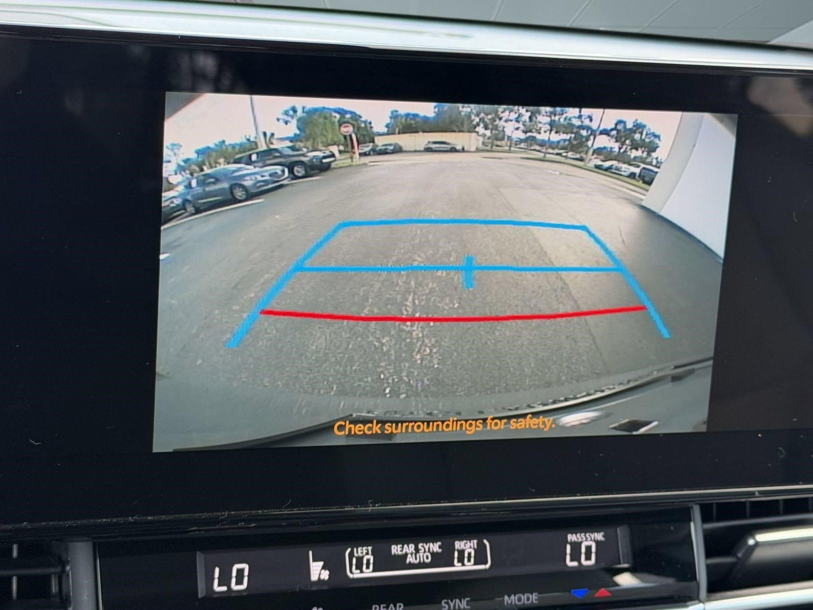 Used 2025 Toyota Sienna XLE FWD image 21