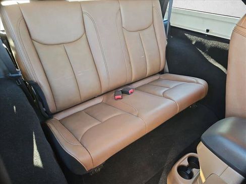 Used 2018 Jeep Wrangler Sahara w/ Connectivity Group AWD/4WD image 21