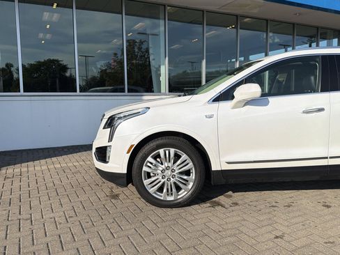 Used 2019 Cadillac XT5 Premium Luxury AWD/4WD image 9