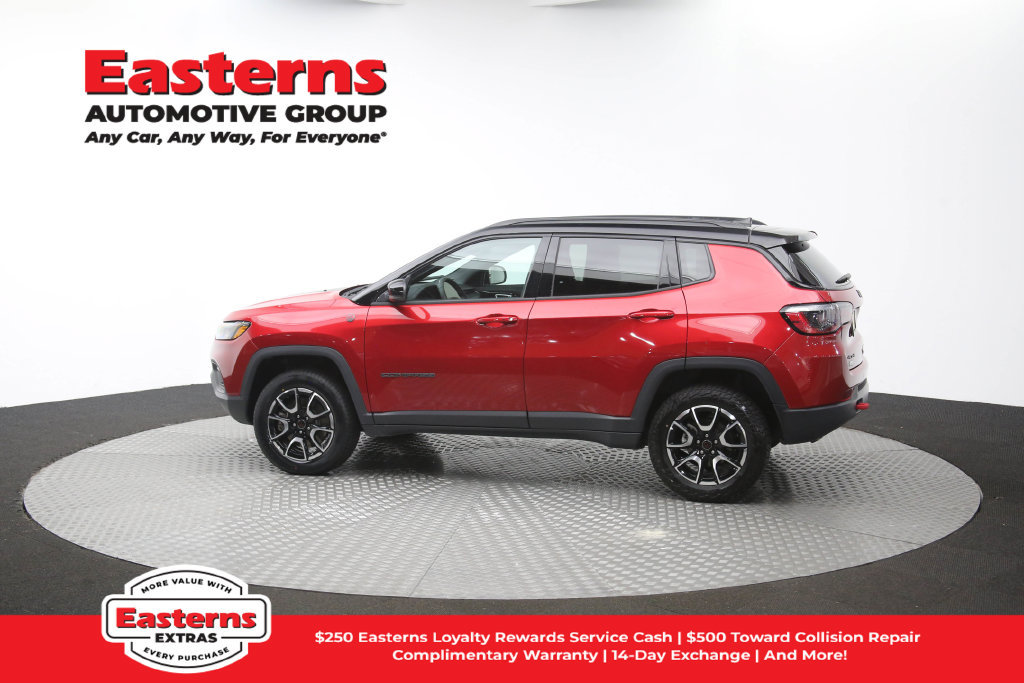 Used 2025 Jeep Compass Trailhawk AWD/4WD image 63