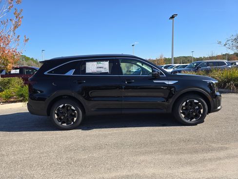 New 2026 Kia Sorento S image 9