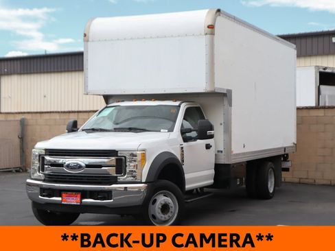 Used 2017 Ford F550 2WD Regular Cab Super Duty image 4