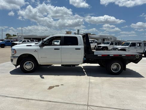 Used 2024 RAM 3500 SLT w/ Quick Order Package 2YG SLT AWD/4WD image 6