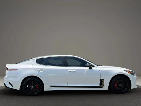 Used 2018 Kia Stinger GT2 AWD/4WD image 4