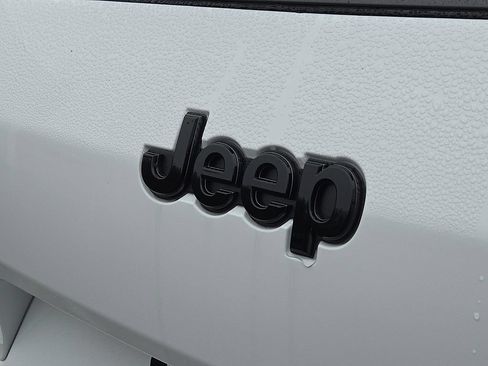 New 2026 Jeep Grand Cherokee L Limited w/ Limited Altitude Package AWD/4WD image 5
