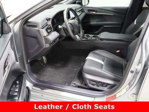 Used 2025 Toyota Camry SE image 14