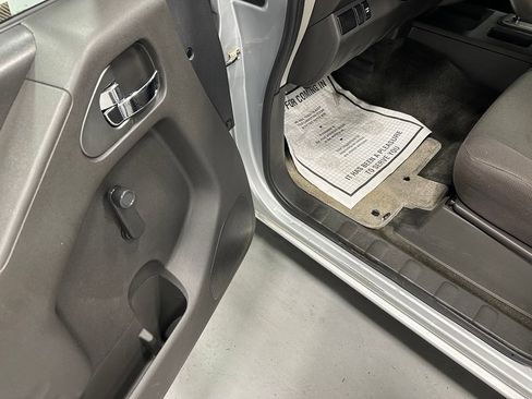 Used 2018 Nissan Frontier S RWD image 9