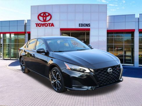 Used 2024 Nissan Altima 2.5 SR FWD image 1