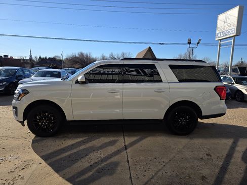 Used 2024 Ford Expedition Max XLT image 4