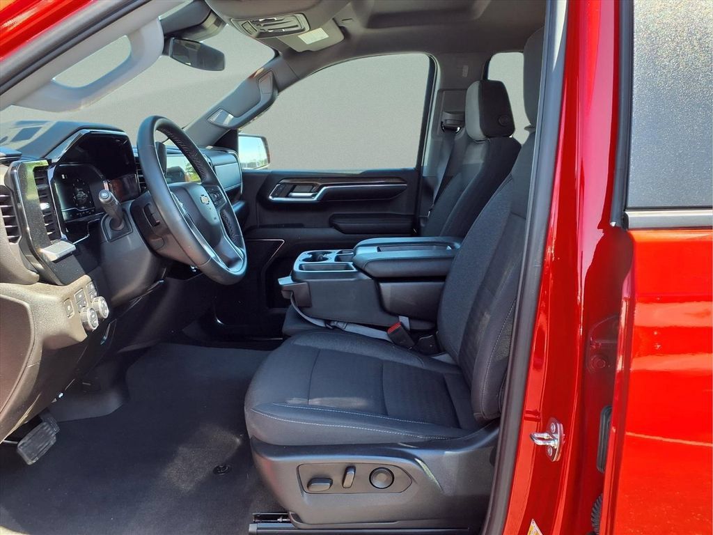 Used 2024 Chevrolet Silverado 1500 LT w/ LPO, Dark Essentials Package AWD/4WD image 10