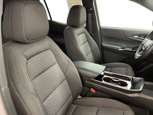 Used 2025 Chevrolet Equinox LT w/ Safety and Technology Package image 14