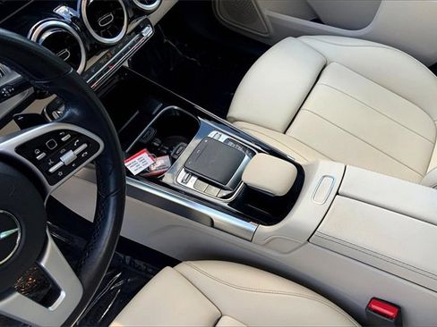 Used 2020 Mercedes-Benz GLB 250 4MATIC image 13