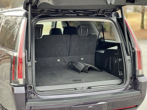 Used 2018 Cadillac Escalade ESV Luxury image 46