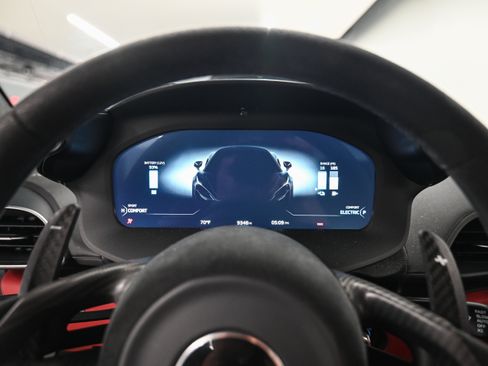 Used 2023 McLaren Artura RWD image 23