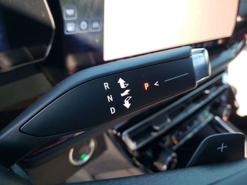 Used 2024 Chevrolet Traverse RS image 23