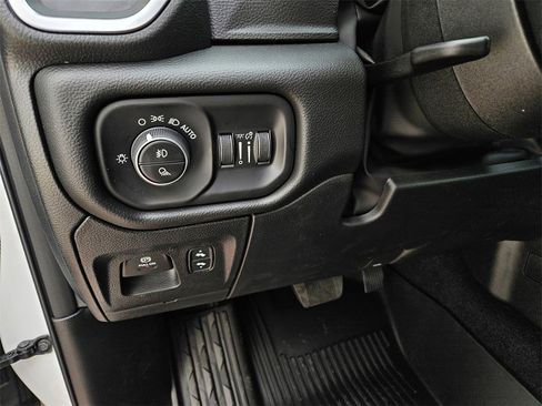 New 2026 RAM 1500 4x4 Crew Cab image 15