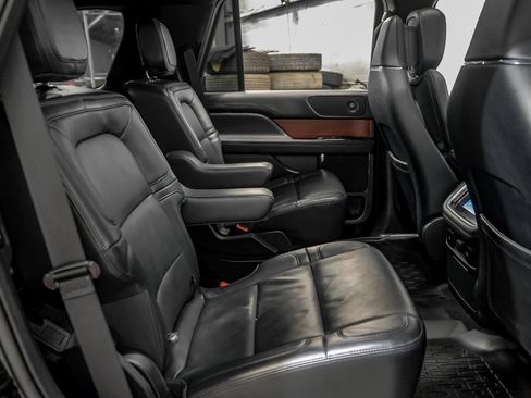 Used 2024 Lincoln Navigator Reserve AWD/4WD image 33