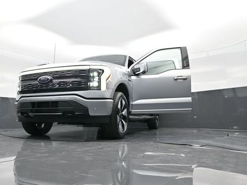 New 2023 Ford F150 Lightning Platinum image 31